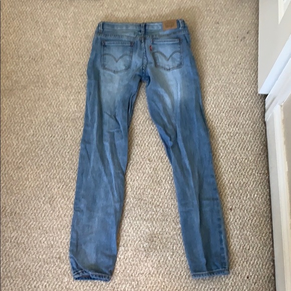 light wash jeans - Picture 2 of 2